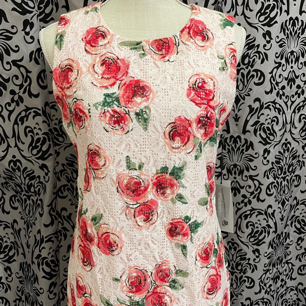 ⚡️ FLASH - Sleeveless floral eyelet dress